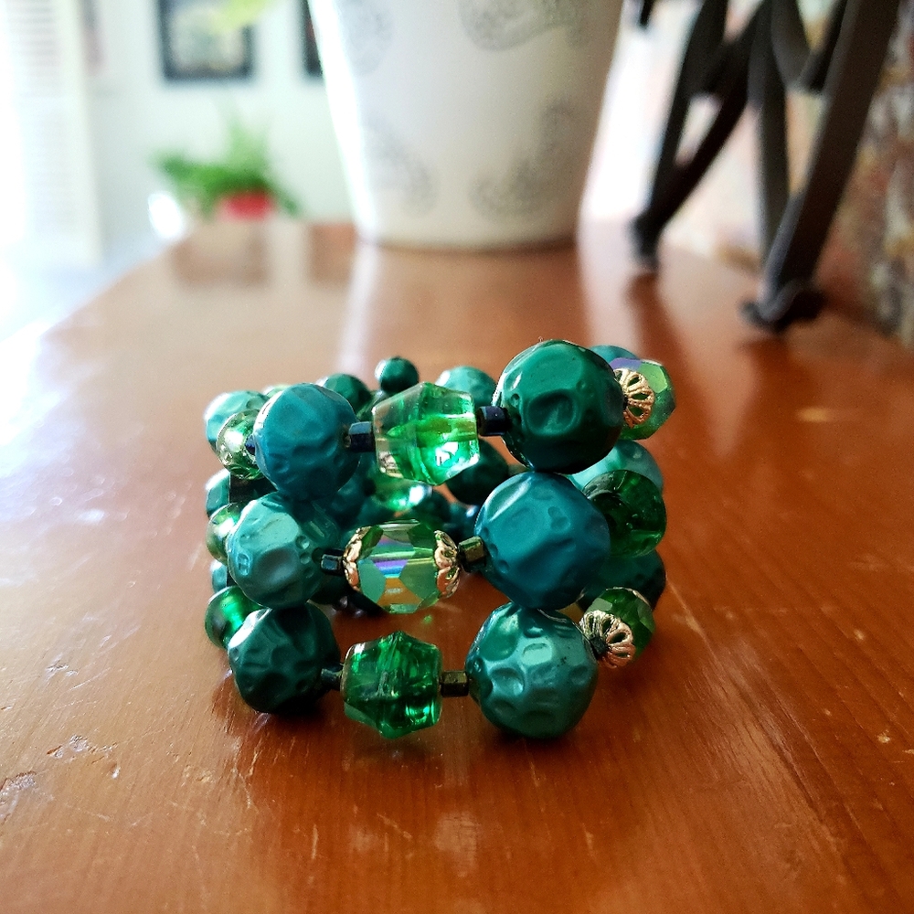 *LAST CHANCE* Vintage green/Aurora Borealis cuff bracelet